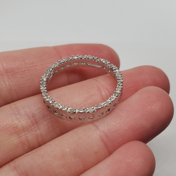 Sterling Silver Diamond Circle Of Life Pendant - Picture 2 of 7